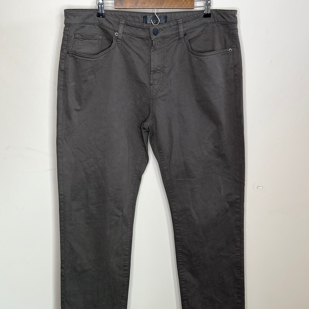 J BRAND MENS OLIVE GREEN PANTS SIZE 38/33